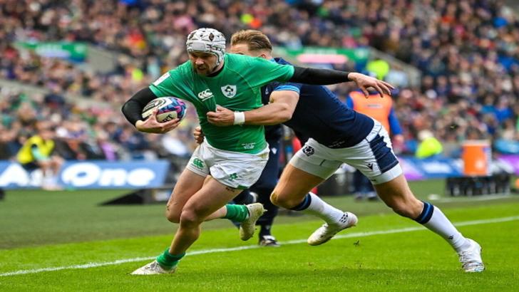 Mack Hansen attacks for Ireland